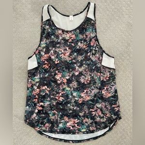 Lululemon tank top // print and mesh / black floral / size 6 smal